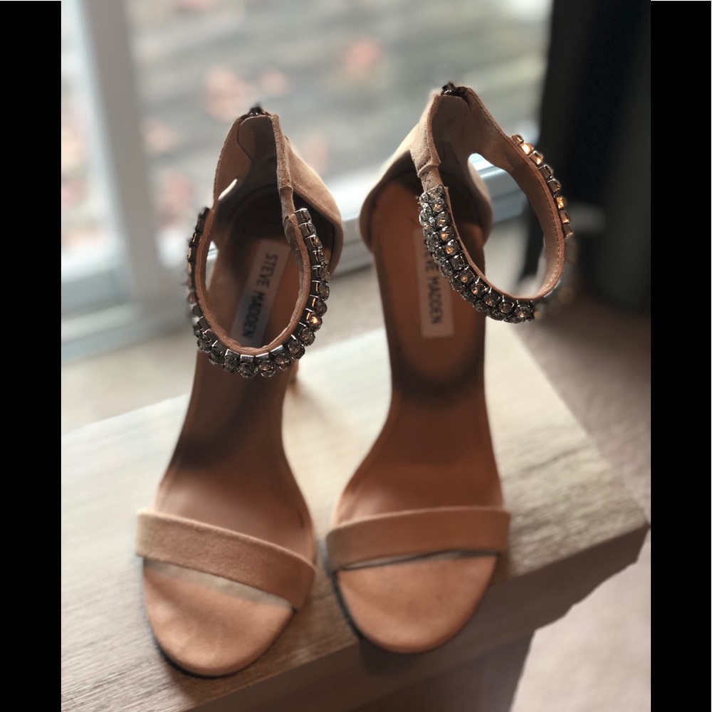 Steve Madden suede heels